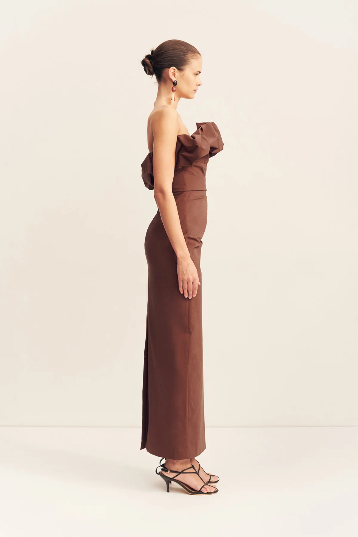 CAMPBELL STRAPLESS BUBBLE MAXI DRESS - ESPRESSO - Image 4