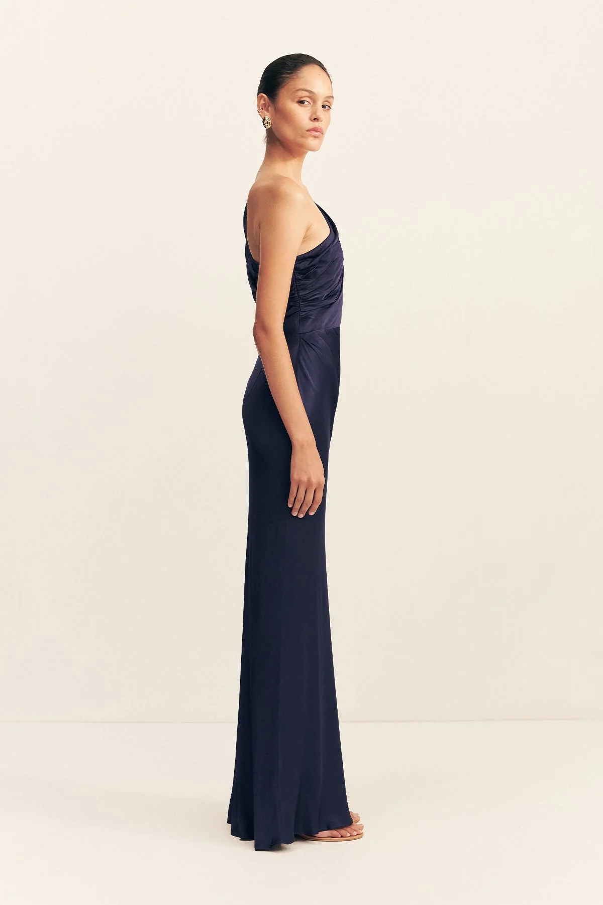 LA LUNE GATHERED ONE SHOULDER MAXI DRESS - MIDNIGHT - Image 4