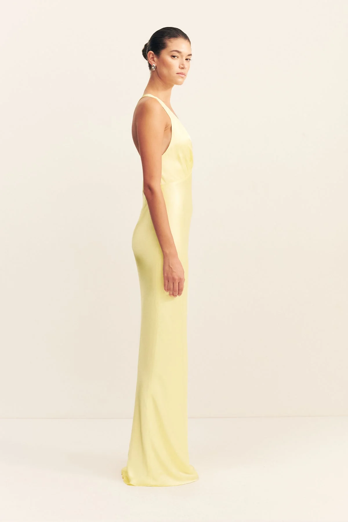 LA LUNE PLUNGED CROSS BACK MAXI DRESS - LEMON - Image 4