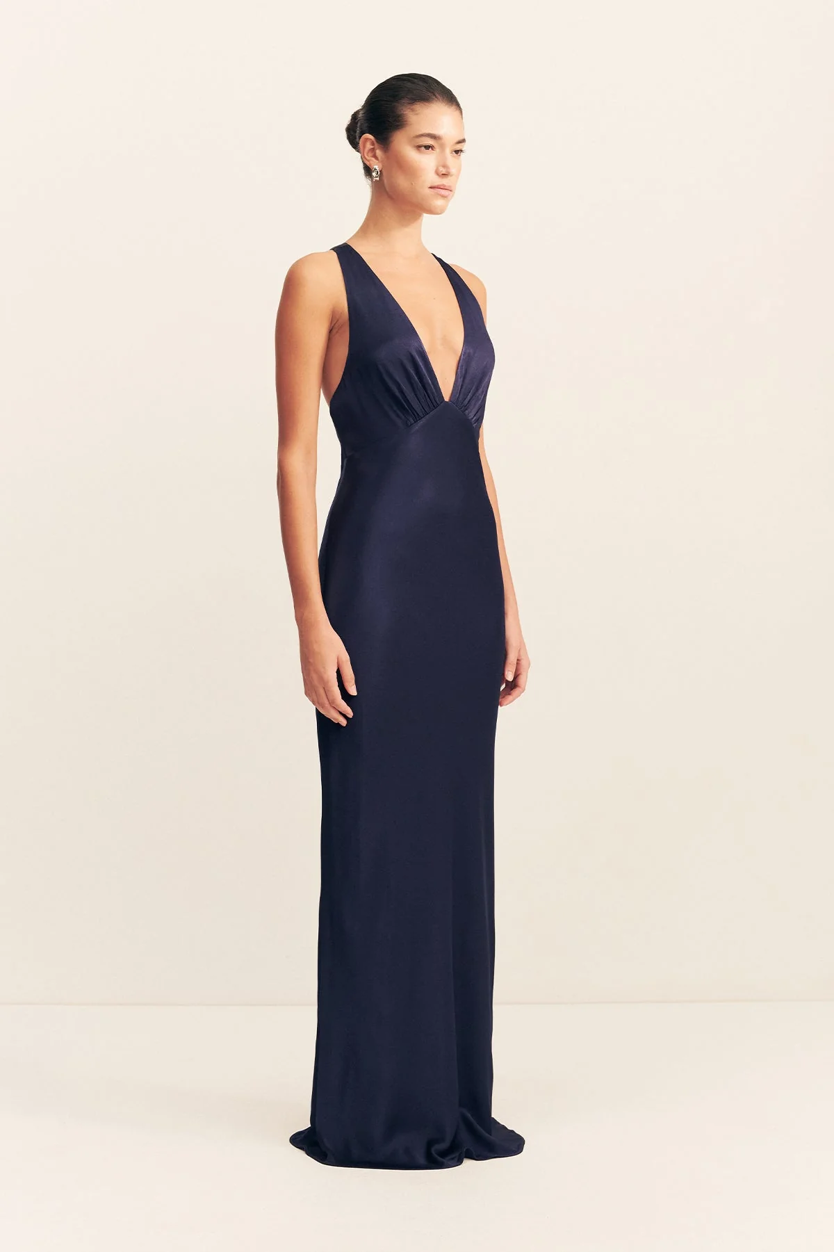 LA LUNE PLUNGED CROSS BACK MAXI DRESS - MIDNIGHT - Image 3