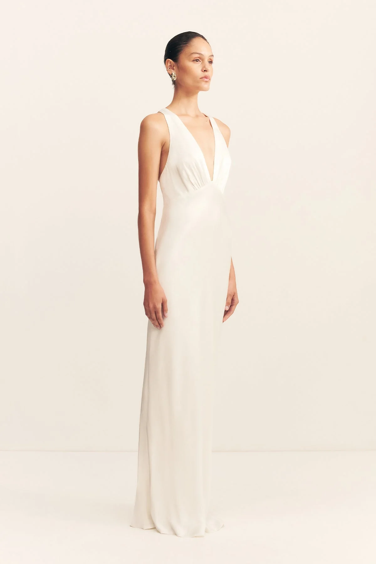 LA LUNE PLUNGED CROSS BACK MAXI DRESS - WHITE - Image 3