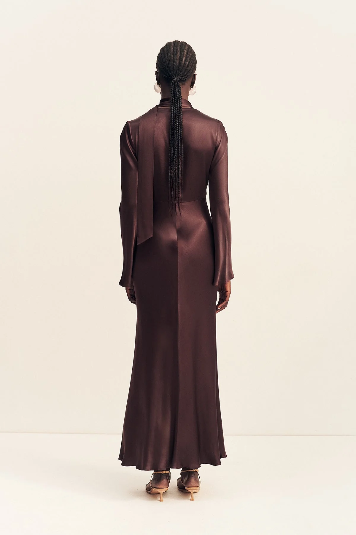 LA LUNE PLUNGED LONG SLEEVE MAXI DRESS - ESPRESSO - Image 5