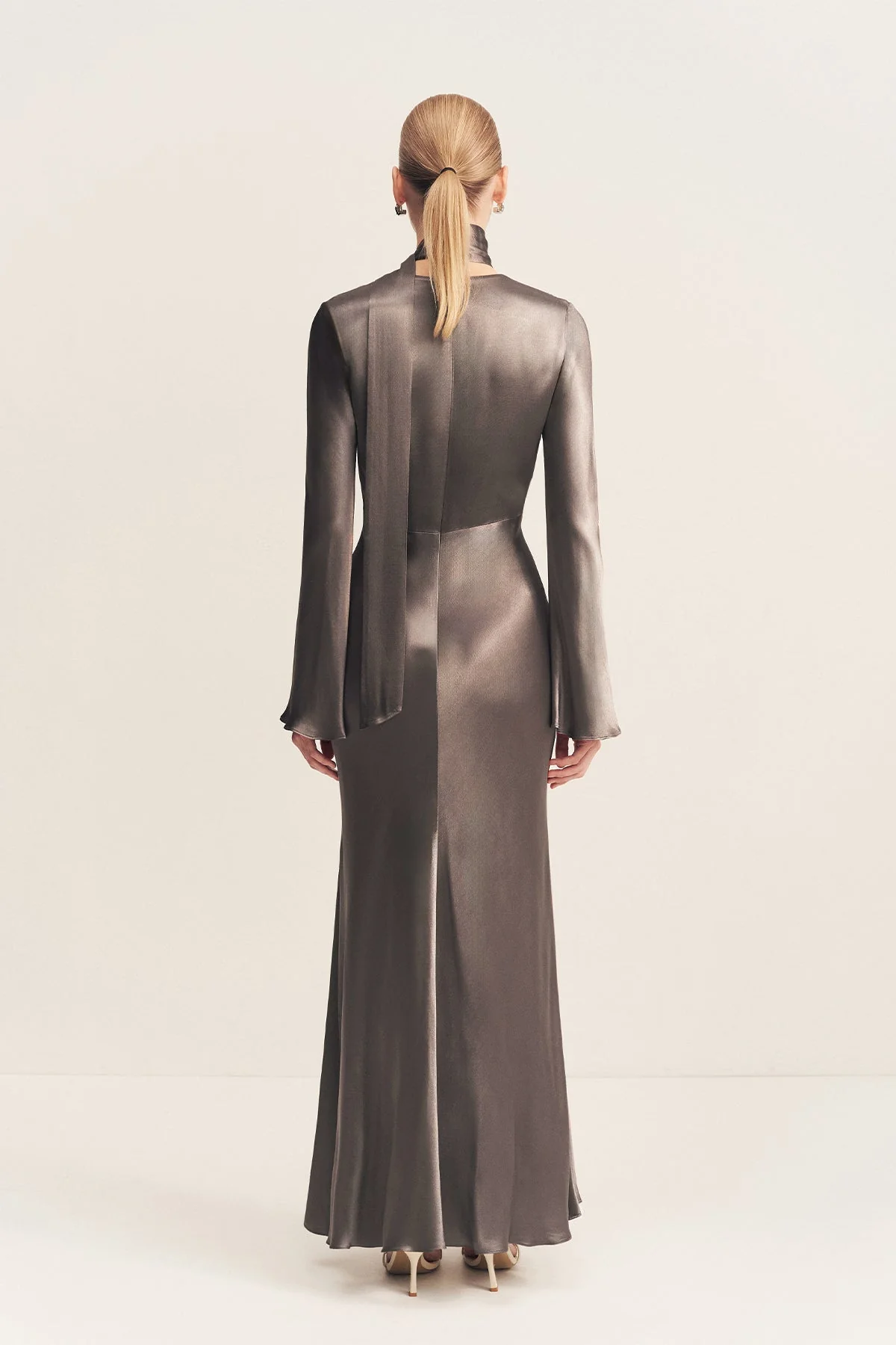 LA LUNE PLUNGED LONG SLEEVE MAXI DRESS - GRAPHITE - Image 5