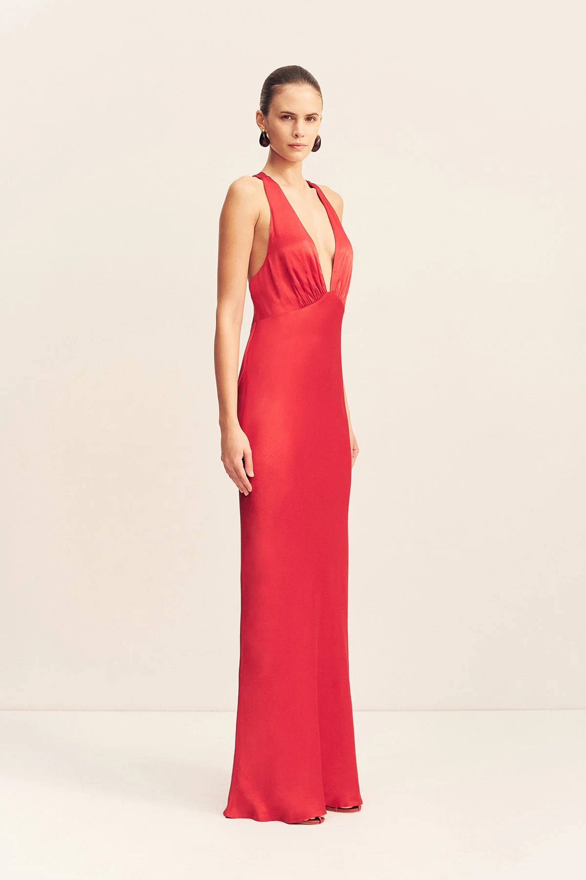 TATUM PLUNGED CROSS BACK MAXI DRESS - GRENADINE - Image 3